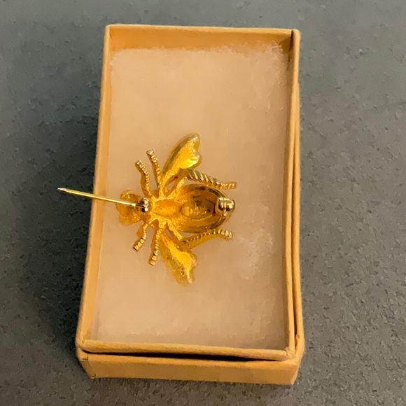 Joan Rivers Bee Pin - Picture 2 of 2